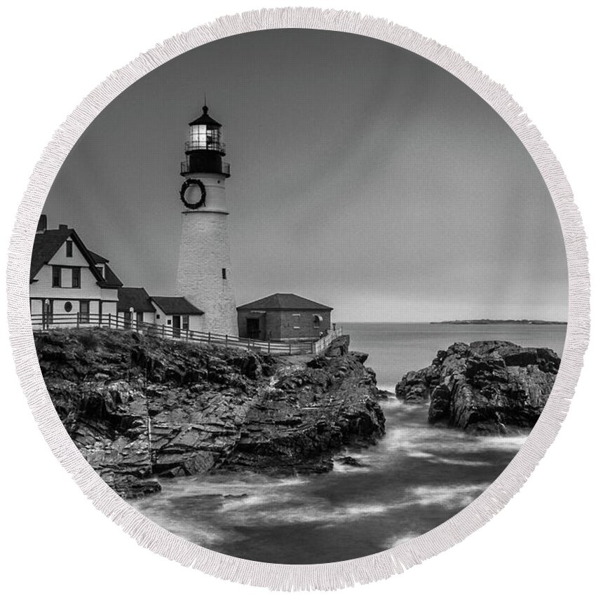 Maine Round Beach Towel featuring the photograph Maine Cape Elizabeth Lighthouse aka Portland Headlight in BW by Ranjay Mitra