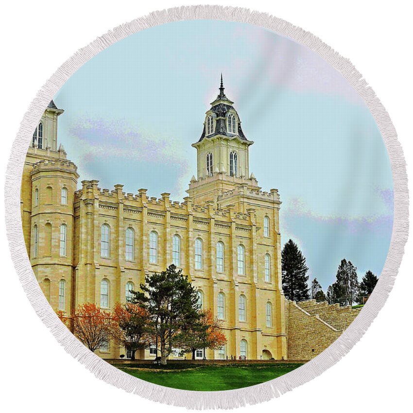 Temple Round Beach Towel featuring the photograph Manti Temple by Patricia Haynes