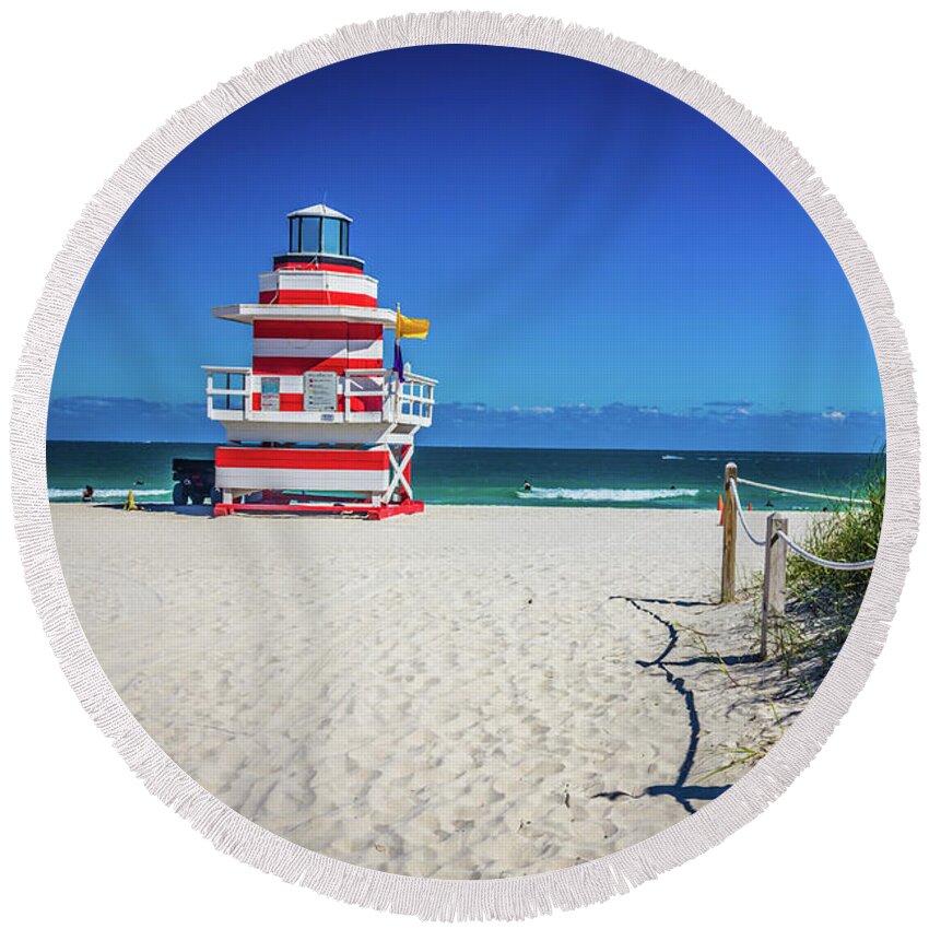 Lifeguard Round Beach Towel featuring the photograph Miami Beach Lifeguard House 4467 by Carlos Diaz