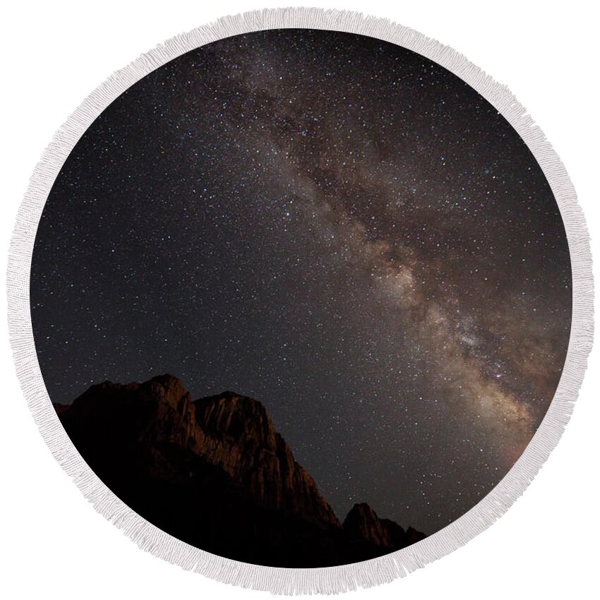 Milkyway Round Beach Towel featuring the photograph Milky Way Over Zion by David Watkins