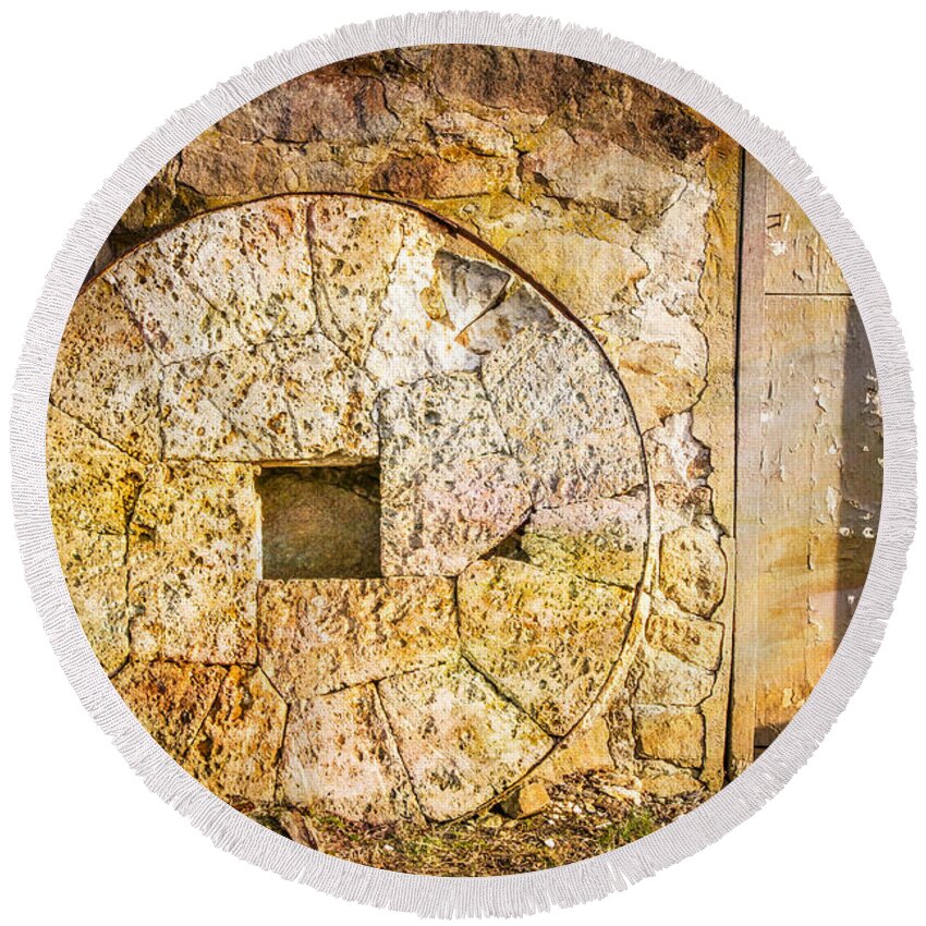 Grist Mill Round Beach Towel featuring the photograph Mill Wheel at the Grist Mill by Eleanor Abramson