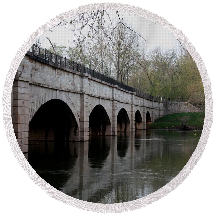 Monocacy Round Beach Towel featuring the photograph Monocacy Aqueduct - 1829 American Engineering Marvel by Ronald Reid