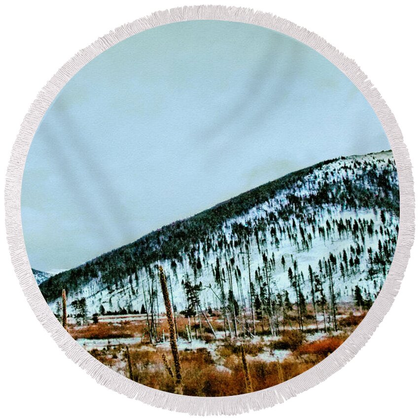 Montana Round Beach Towel featuring the photograph Montana View by Susan Kinney