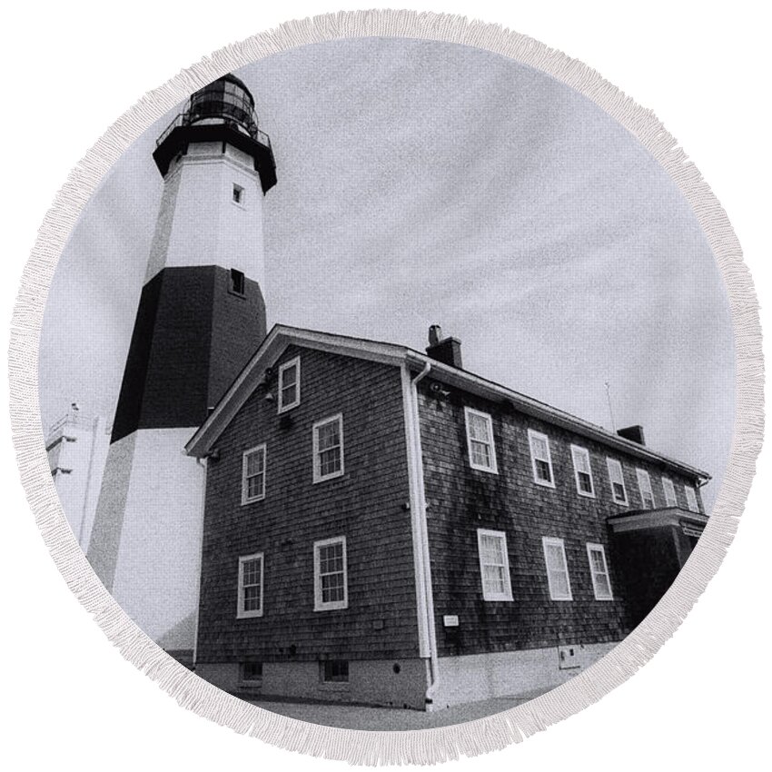 Montauk Point New York Lighthouse Round Beach Towel featuring the photograph Montauk Lighthouse by William Kimble