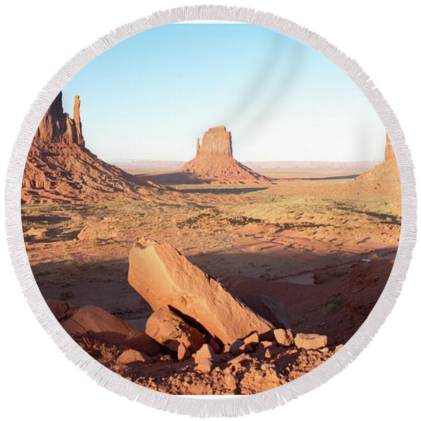 Monument Valley Round Beach Towel featuring the photograph Monument Valley, Utah by A Macarthur Gurmankin