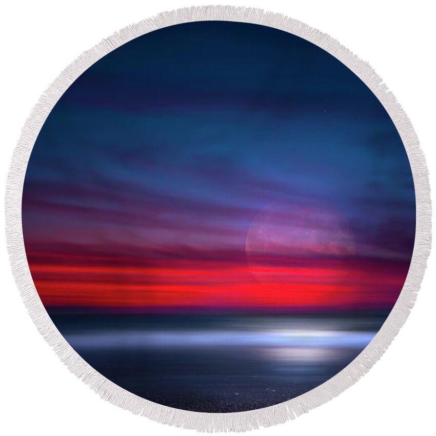 Ocean Round Beach Towel featuring the photograph Moon Tide by Mark Andrew Thomas