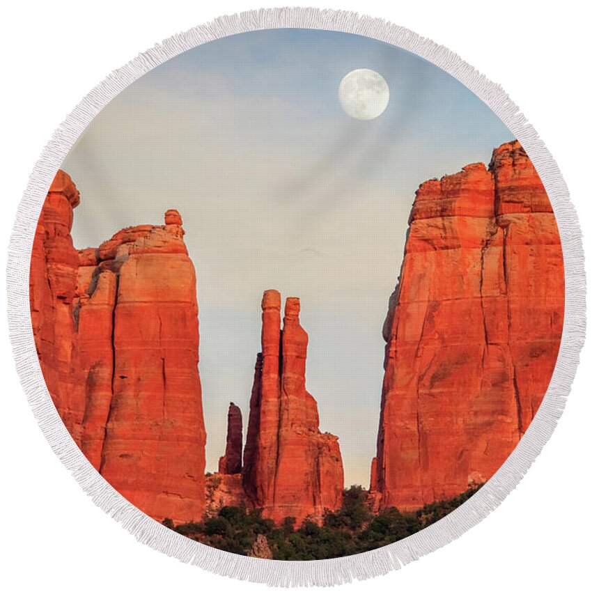 Moonrise Round Beach Towel featuring the photograph Moonrise Cathedral Rock Sedona by Joanne West