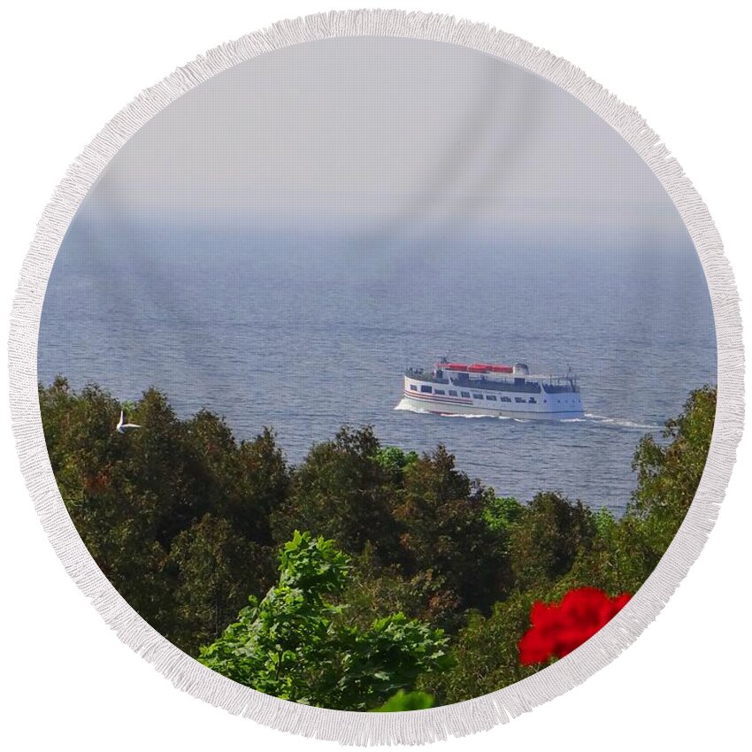 Ferry Round Beach Towel featuring the photograph Morning Ferry to Mackinac Island by Keith Stokes