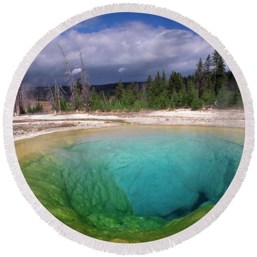 Thermal Pool Round Beach Towel featuring the photograph Morning Glory Pool, Wyoming, USA by Kevin Shields