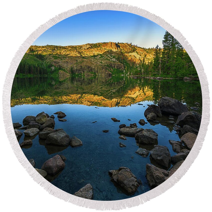 Af-s Nikkor 14-24mm F2.8g Ed Round Beach Towel featuring the photograph Morning Reflection on Castle Lake by John Hight