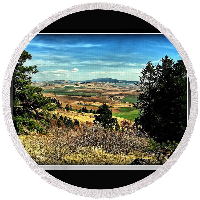 Moscow Round Beach Towel featuring the photograph Moscow Mountain from Kamiak Butte by Farol Tomson