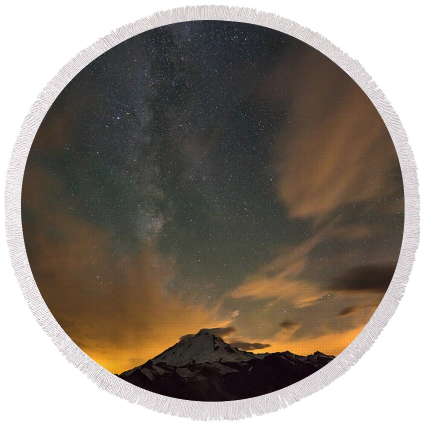 Mount Baker Round Beach Towel featuring the photograph Mount Baker Milky Way Around Midnight by Mike Reid