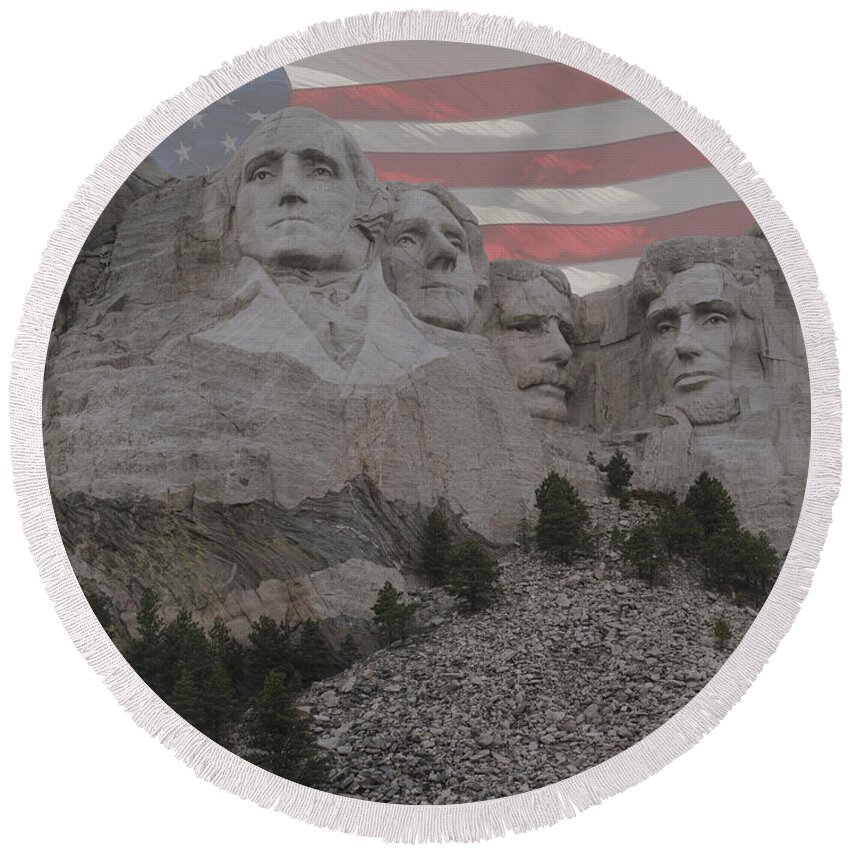 Abraham Lincoln Round Beach Towel featuring the photograph Mount Rushmore by Juli Scalzi