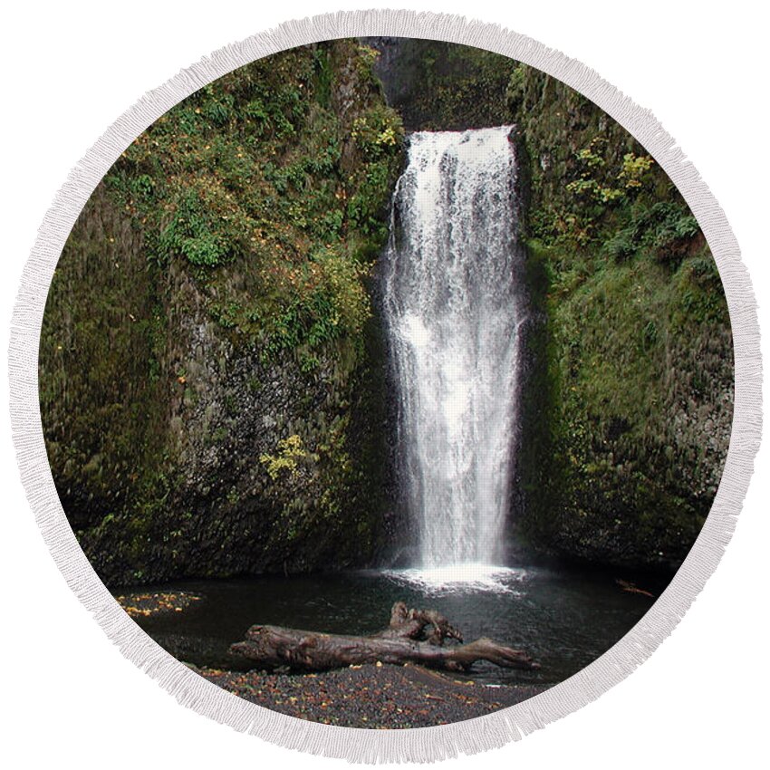 Multnomah Falls Round Beach Towel featuring the photograph Multnomah Falls 2 by DArcy Evans