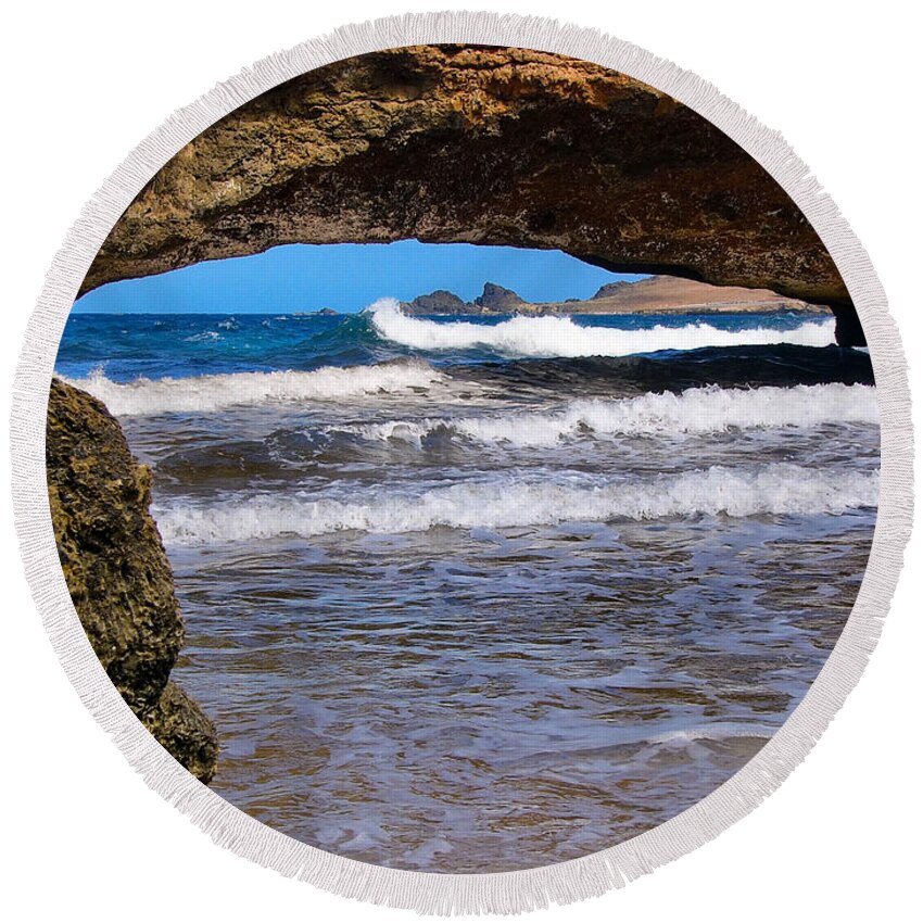 Arch Round Beach Towel featuring the photograph Natural Bridge Aruba by Amy Cicconi