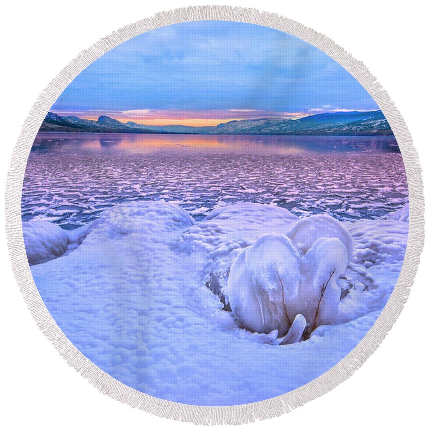 Ice Round Beach Towel featuring the photograph Nature's Sculpture by John Poon