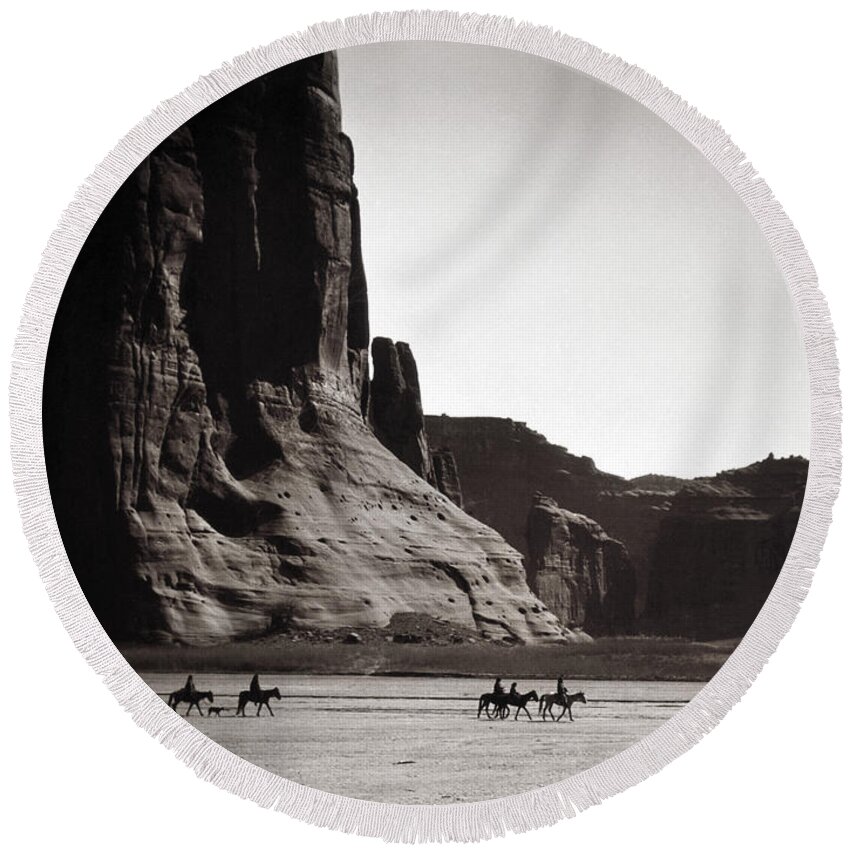 1904 Round Beach Towel featuring the photograph Navajos Canyon De Chelly, 1904 by Edward Curtis
