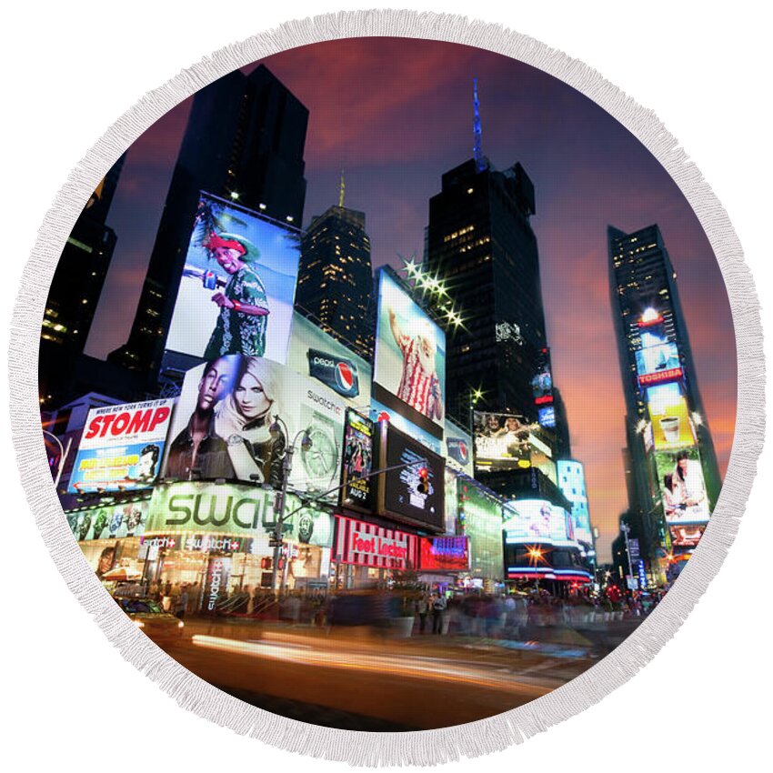 Michalakis Ppalis Round Beach Towel featuring the photograph New York Cityscape by Michalakis Ppalis