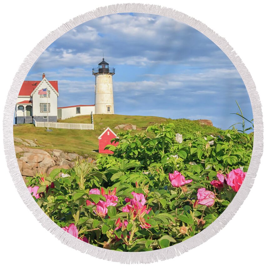 Elizabeth Dow Round Beach Towel featuring the photograph Nubble Lighthouse York Maine by Elizabeth Dow