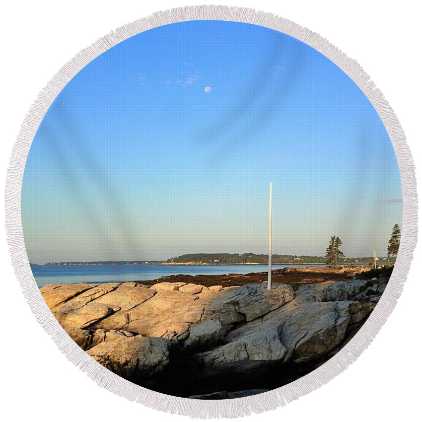 Ocean Round Beach Towel featuring the photograph Ocean Point by Lois Lepisto