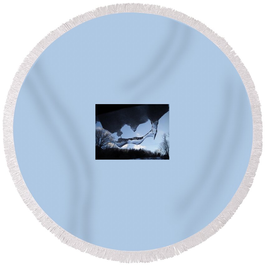 Icicle Round Beach Towel featuring the photograph Odd Icicle by Chuck Brown