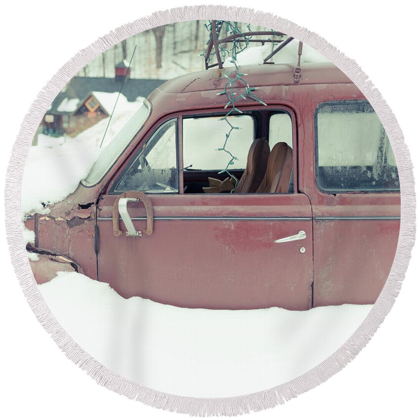 Vermont Round Beach Towel featuring the photograph Old Car Buried in the Snow Woodstock Vermont by Edward Fielding