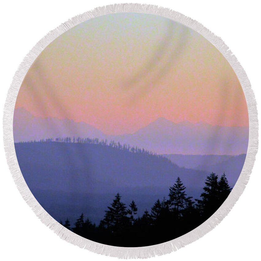 Landscape Round Beach Towel featuring the photograph Olympic Silhouette by Brian O'Kelly