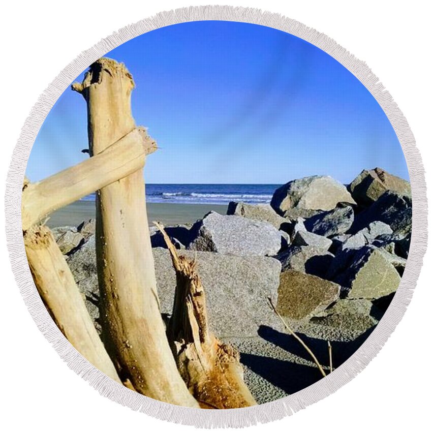 Folly Round Beach Towel featuring the photograph On the Rocks by Sherry Kuhlkin