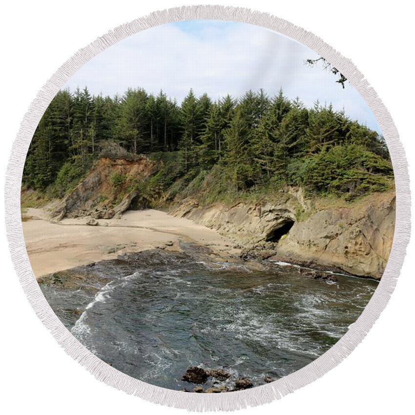 Oregon Coast Round Beach Towel featuring the photograph Oregon Coast - 78 by Christy Pooschke