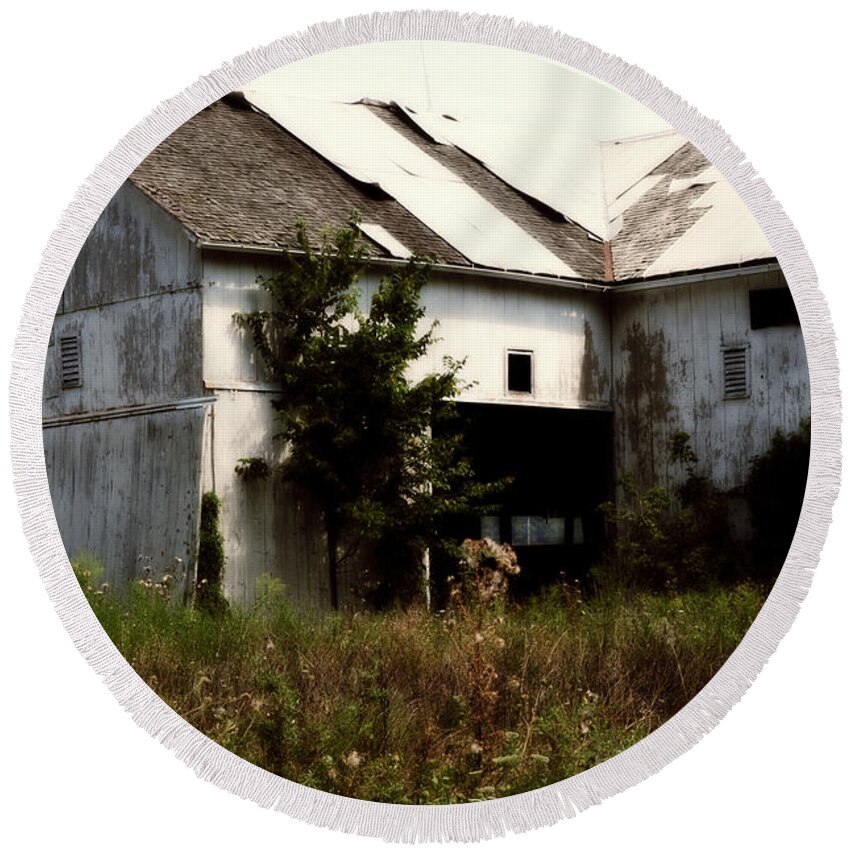 Barn Round Beach Towel featuring the photograph Overgrown by Paulette B Wright