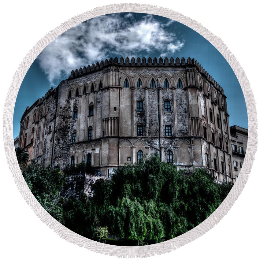  Round Beach Towel featuring the photograph Palermo Center by Patrick Boening