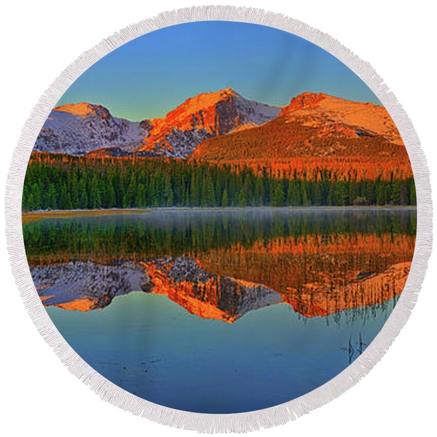 Bierstadt Lake Round Beach Towel featuring the photograph Panoramic Dawn at Bierstadt Lake by Greg Norrell