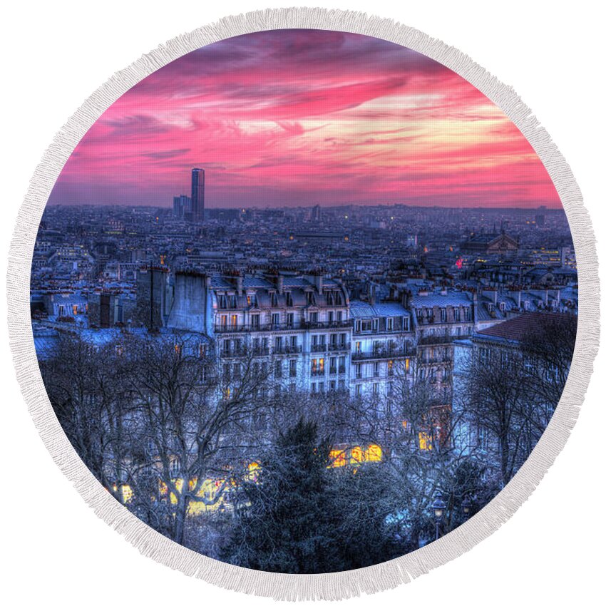 Paris Round Beach Towel featuring the photograph Paris Sunset by Shawn Everhart