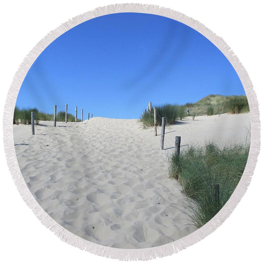 Noordhollandse Duinreservaat Round Beach Towel featuring the photograph Path to the beach in the Noordhollandse duinreservaat by Chani Demuijlder