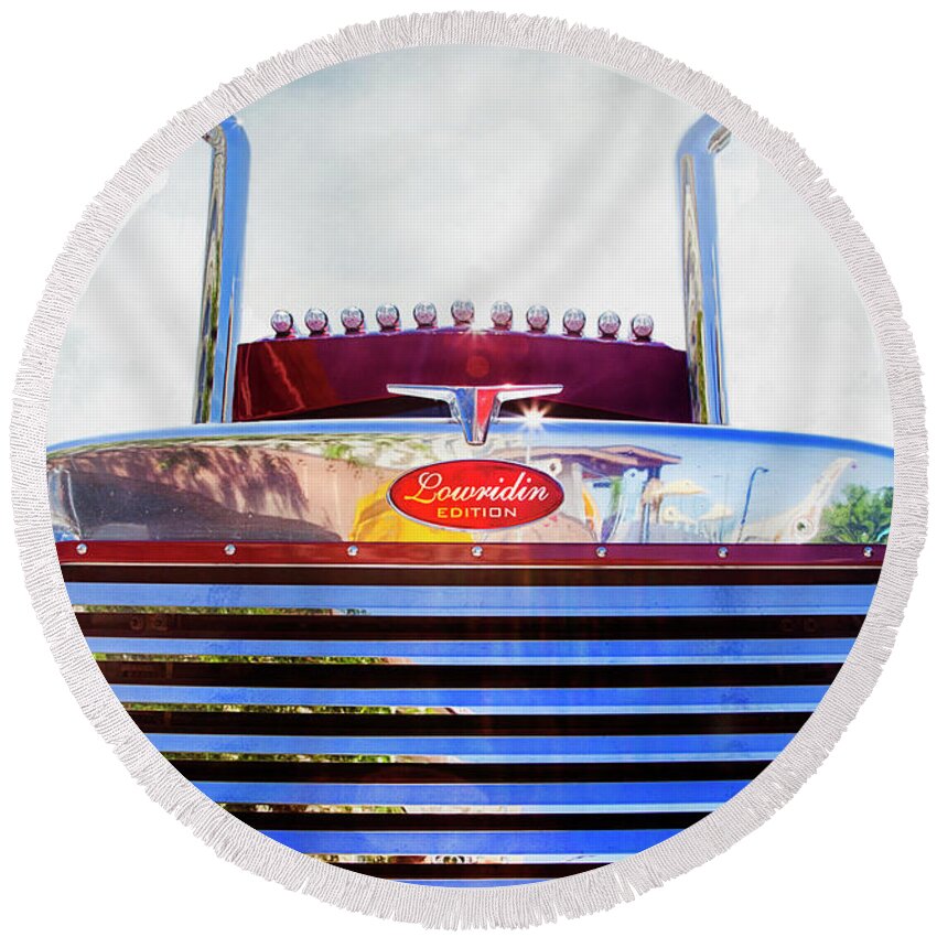 Working Truck Round Beach Towel featuring the photograph Peterbilt Lowridin Edition by Theresa Tahara