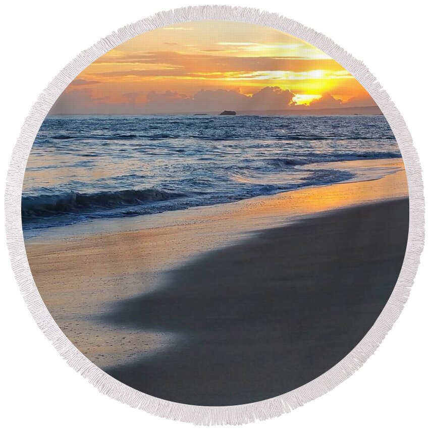 Sea Round Beach Towel featuring the photograph Photo 19 Ocean Sunset by Lucie Dumas