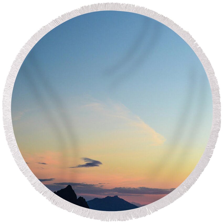 Pilchuck Round Beach Towel featuring the photograph Pilchuck Sunset by Brian O'Kelly