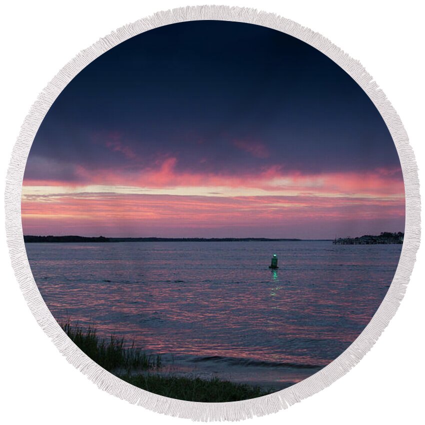 Sunset Round Beach Towel featuring the photograph Pink And Purple Afterglow by Phil Mancuso