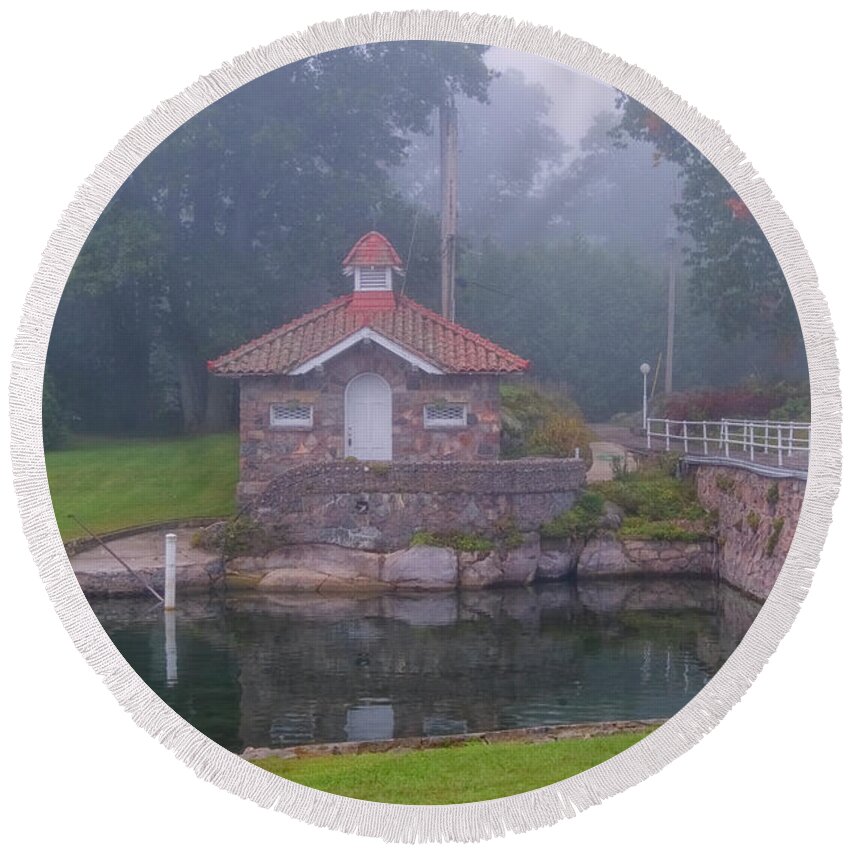 St Lawrence Seaway Round Beach Towel featuring the photograph Pump House In Fog by Tom Singleton