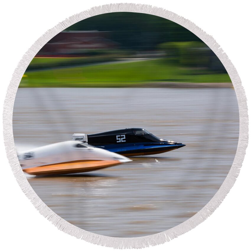 Racing Round Beach Towel featuring the photograph Racing On The Ohio by Holden The Moment