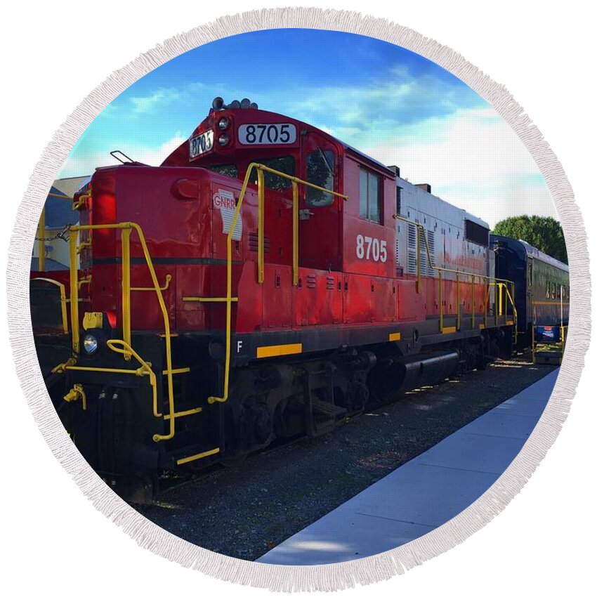 Places Round Beach Towel featuring the photograph Blue Ridge Railway by Richie Parks