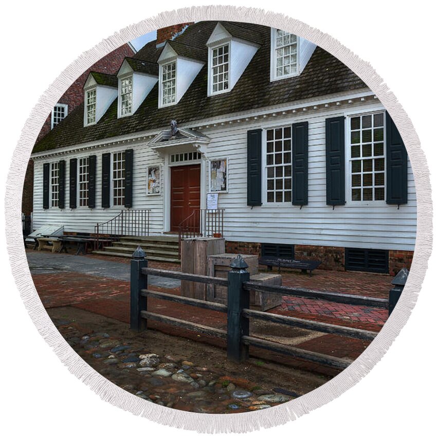 The Raleigh Tavern In Colonial Williamsburg Gives You A Colorful Glance Back Into The History Of 1776. Round Beach Towel featuring the photograph Raleigh Tavern by Gene Bleile Photography
