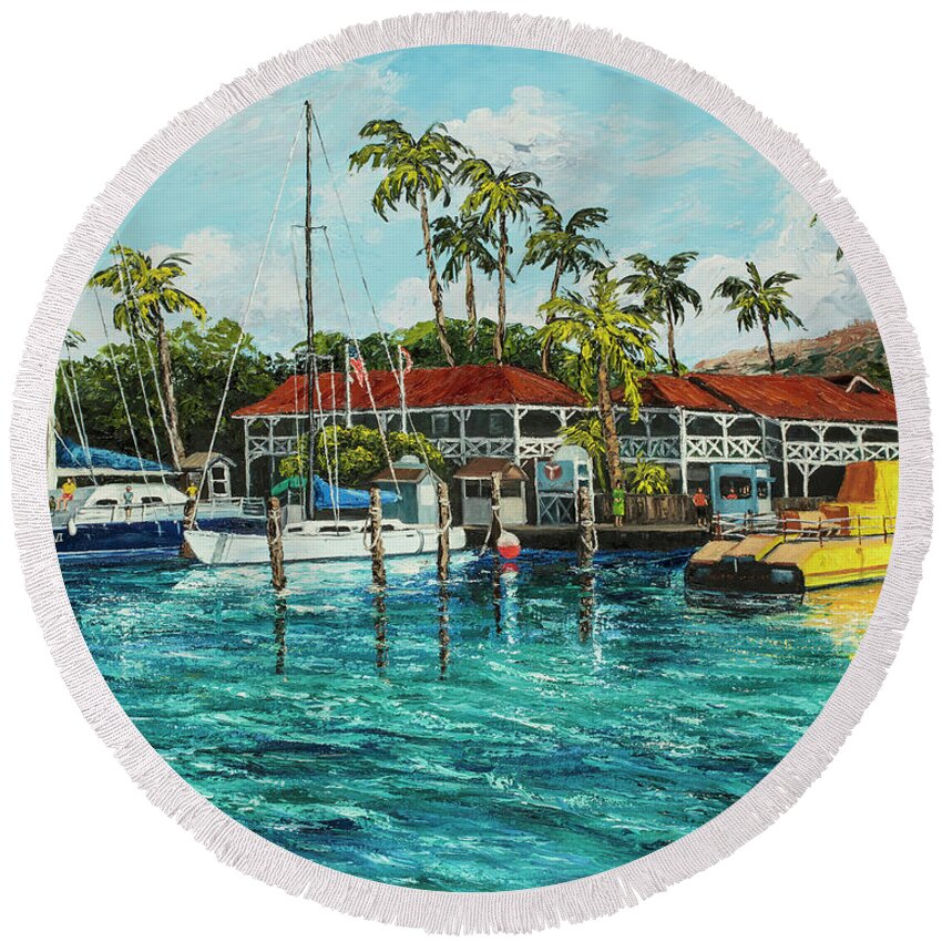 Lahaina Round Beach Towel featuring the painting Reef Dancer by Darice Machel McGuire