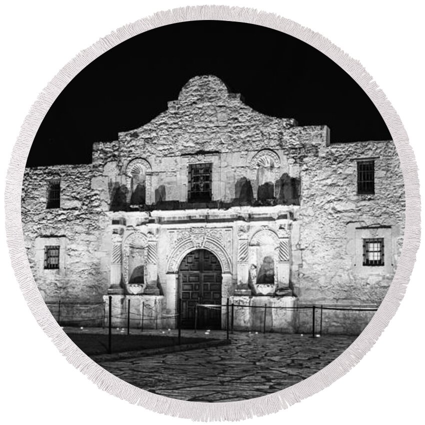 Alamo Round Beach Towel featuring the photograph Remembering The Alamo - Black and White by Stephen Stookey