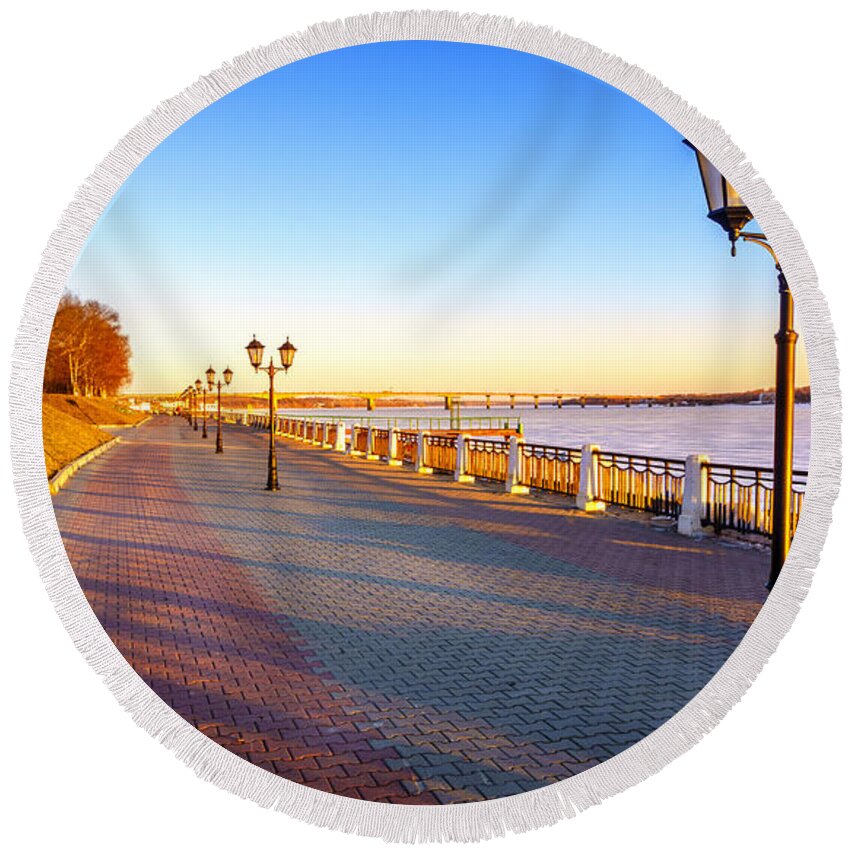 Kostroma Round Beach Towel featuring the photograph Riverwalk along the Volga River by Alexey Stiop