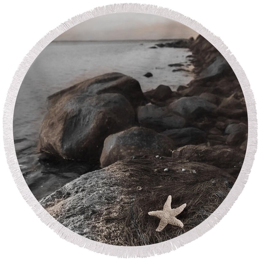 Starfish Round Beach Towel featuring the photograph Rock Star by Robin-Lee Vieira