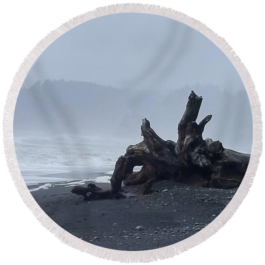 Rialto Beach Round Beach Towel featuring the photograph Roots Touch Pacific by Alexis King-Glandon