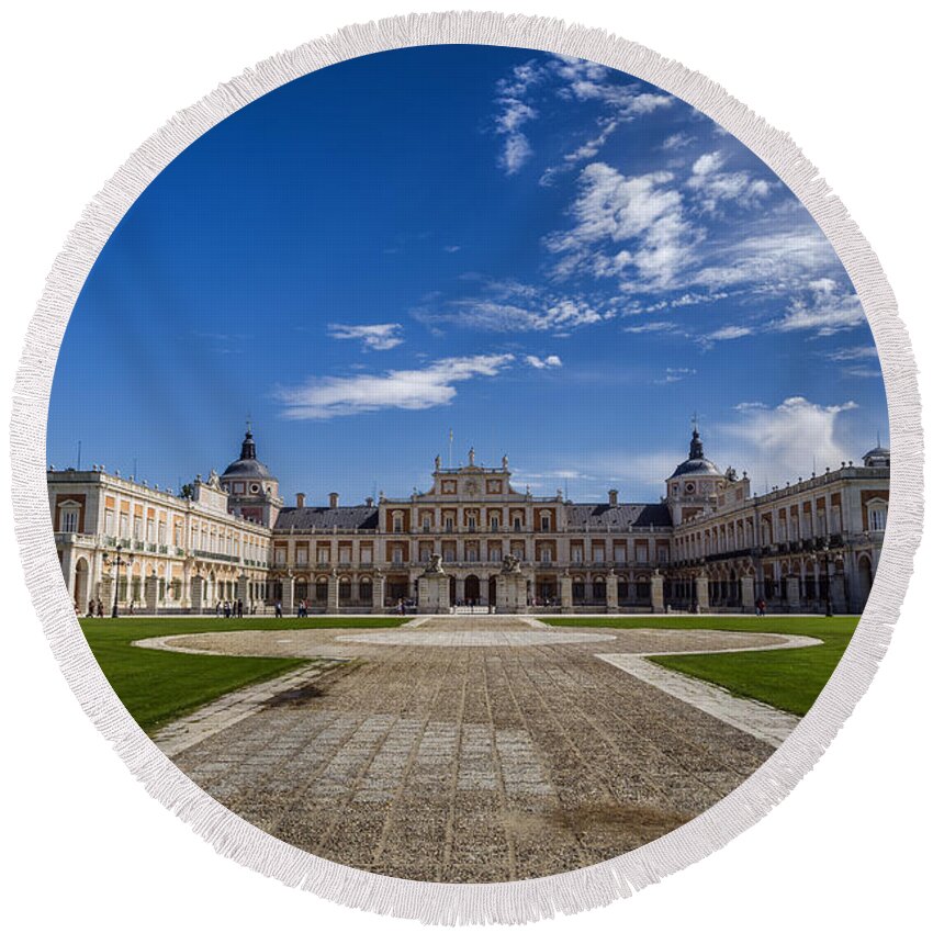 Royal Round Beach Towel featuring the photograph Royal Palace of Aranjuez by Pablo Lopez