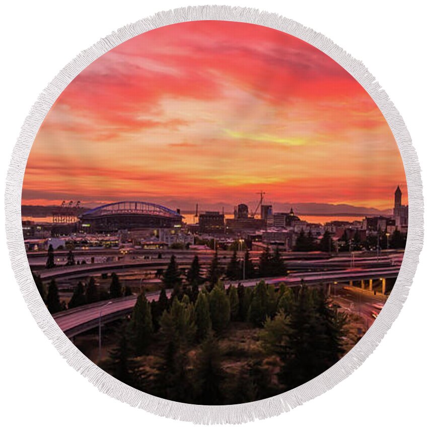 Seattle Round Beach Towel featuring the photograph Seattle Sunset by Judi Kubes