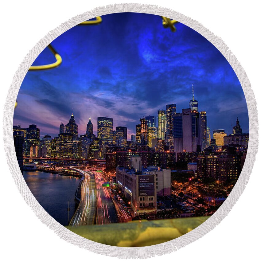 New York City Round Beach Towel featuring the photograph See the City by Raf Winterpacht
